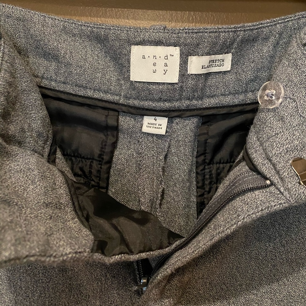 Dress pants - Picture 2 of 3